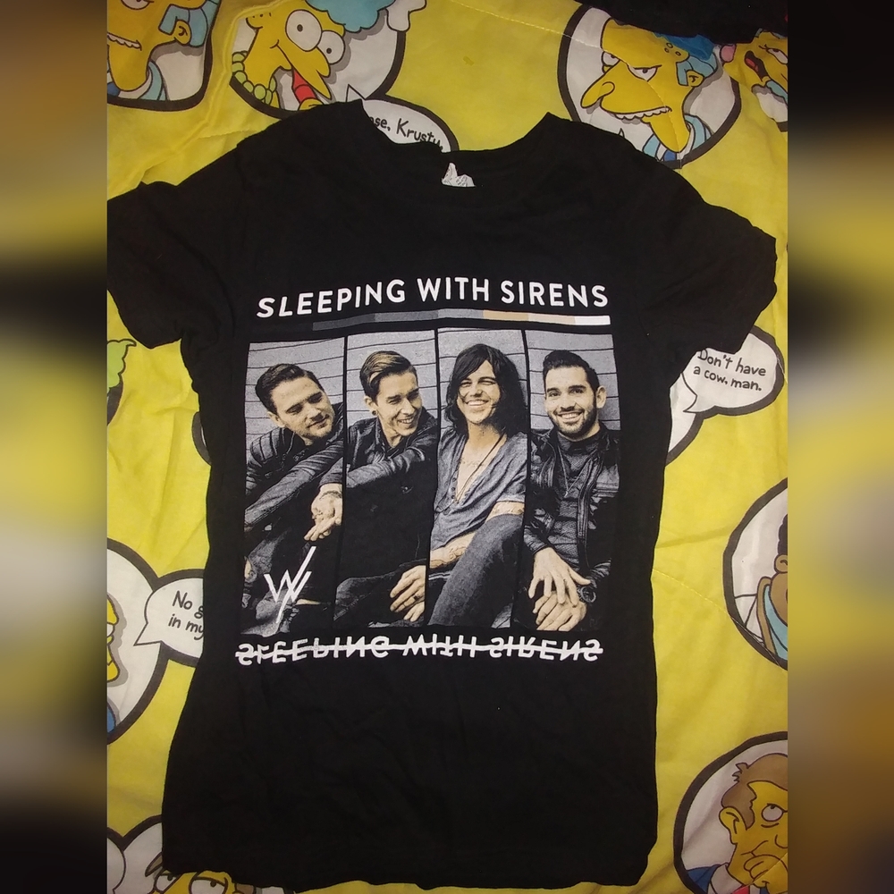 SLEEPING WITH SIRENS SMALL SHIRT,deftones,korn,falling in reverse,bmth